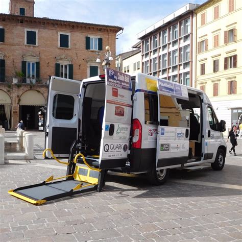 Imprese Locali Donano Un Pulmino Per Disabili Al Comune Di Jesi