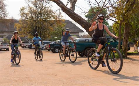 Desde Las Cataratas Victoria Excursi N En Bicicleta Getyourguide