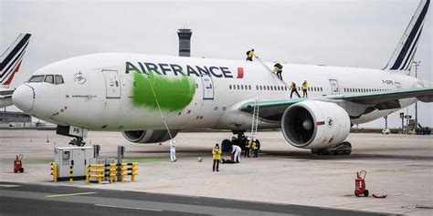 Avion repeint à Roissy la convocation au tribunal de neuf activistes