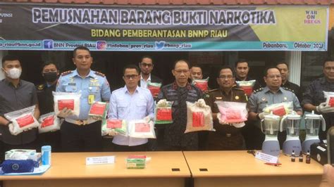 BNN Riau Musnahkan 19 5 Kg Sabu Dan 19 453 Pil Ekstasi Jaringan Antar