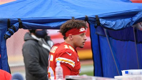 Patrick Mahomes still in concussion protocol, will practice Wednesday