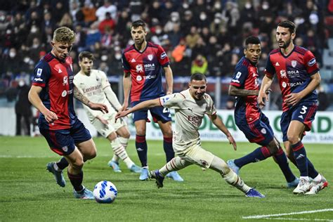 Confira Fotos De Cagliari X Milan Pelo Campeonato Italiano Gazeta