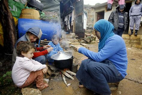 1 7 Million Syrian Refugees To Lose Their Main Source Of Food Aid