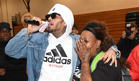 Chris Brown Surprises A Teacher In Atlanta Donates 50000 To Her