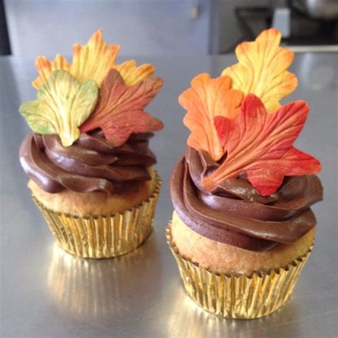 A Cupcake Wonderland Fall Leaves Fall Cupcakes Warm Desserts Fall