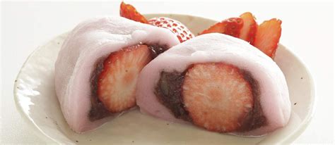 Ichigo Daifuku Authentic Recipe | TasteAtlas