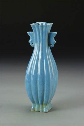 Chinese Blue Glazed Vase Oct 29 2014 Essex Auction And Estate