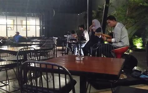 7 Tempat Nongkrong Di Makassar Yang Ada Live Music Dijamin Bikin Asyik