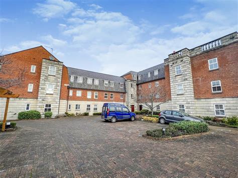 Ashlar Court Marlborough Road 2 Bed Apartment £155 000