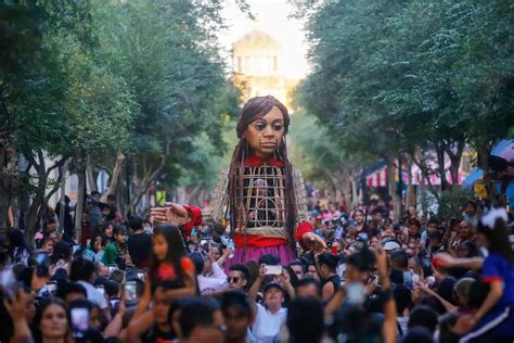 Amal La Marioneta Gigante Lleg A Guadalajara Para Dar Un Mensaje De