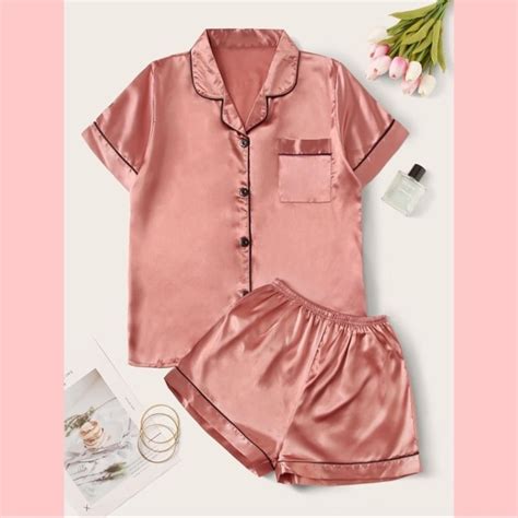 Boutique Intimates And Sleepwear New Pink Satin Silklike Pajama Set