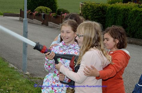 Besuch Der Volksschule Klassen Freiwillige Feuerwehr Ruprechtshofen