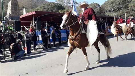 M S De Mil Gauchos Desfilaron En Honor A G Emes En Salta