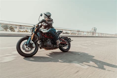 Motorrad Vergleich Indian FTR 1200 S 2019 Vs Ducati XDiavel S 2019