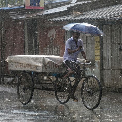 Weather Forecasts And Warnings আজও ঝড় জল আপনার জেলায় কেমন আবহাওয়া রইল পূর্বাভাস West