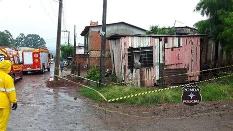 Mau Tempo Provoca Destelhamentos E Queda De Rvores No Oeste Ronda