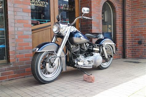 1972 FLH SHOVELHEAD Grannys Garage