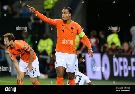 Virgil van dijk Fotos und Bildmaterial in hoher Auflösung Alamy