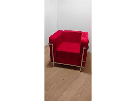 Poltrona Iconica Lc2 Le Corbusier In Tessuto Rosso Alivar Deesup