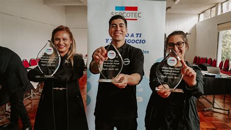 106 emprendedores reciben Certificación Programa Capital Semilla de