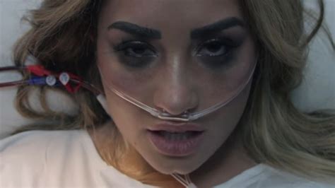 Demi Lovato Estrena El Videoclip De Dancing With The Devil Recreando