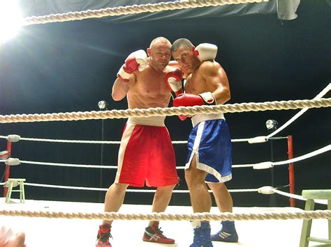 Critics are mocking the Verizon guy latest commercial appearance 27