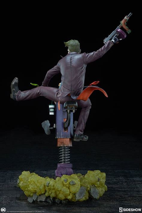 The Joker DC Comics Premium Format Statue Piece Hunter Swiss