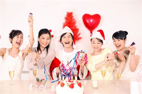 Christmas Traditions in Japan: How Xmas is Celebrated - Jacobs Christmas