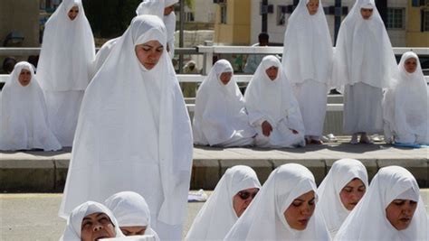 Bolehkah Memakai Pakain Ihram Selain Warna Putih Bincang Syariah