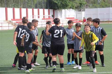 FÚTBOL ALEVINES C Un C D Alcolea del Río muy superior se impuso