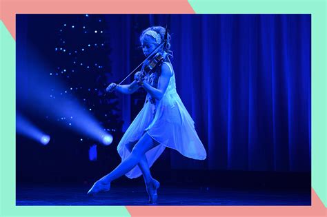 Get Tickets To Lindsey Stirling 2023 Snow Waltz Tour Cirrkus News