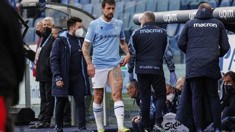 Emergenza In Difesa Per La Lazio Di Sarri Lesione Muscolare E Lungo