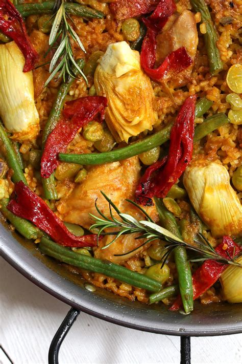 Valencian Paella (Paella Valenciana) - The Daring Gourmet