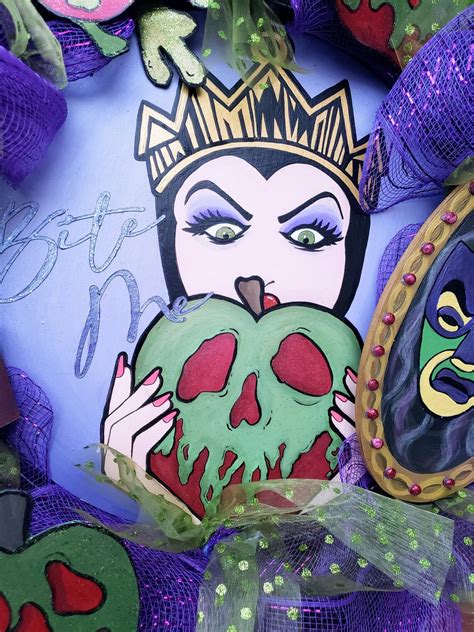 Evil Queen Disney Villains Poison Apple Wreath - Etsy