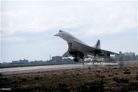 Air France / British Airways Concorde landing at JFK Airport after ...