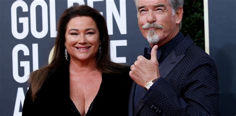 Criticaron El Cuerpo De La Mujer De Pierce Brosnan Y L La Defendi