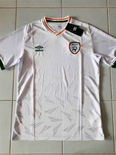 Republic of Ireland Away football shirt 2020 - 2021.