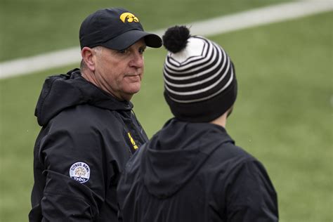 Iowa defensive coordinator wins Broyles Award, given to best assistant ...