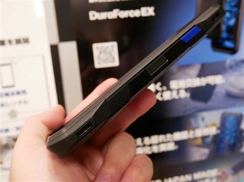 京セラ新型タフネススマホDuraForce EX速攻レビュー車に轢かれても耐え抜いてOSアップデート保証まで付いた局地仕様の1台に