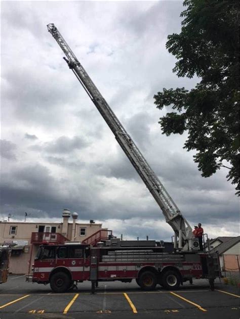 2000 Pierce Arrow 105' Smeal Aerial Ladder Fire Truck For Sale, 76,000 ...