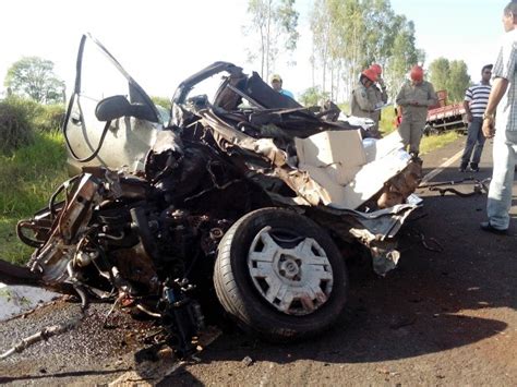 G1 Motorista De Carro Morre Após Colisão Com Caminhão Em Ms