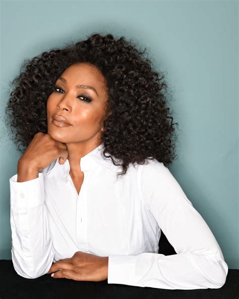 Angela Bassett to Speak at 2023 Chapman University Commencement | Chapman Newsroom