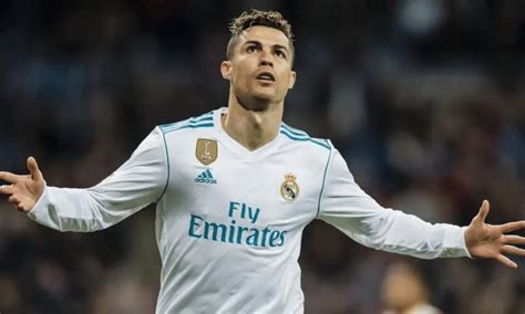 Cristiano Ronaldo Drops Second Nft Collection On Binance Owners Get