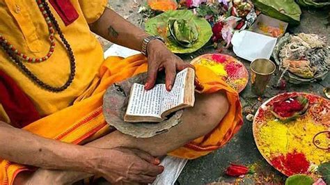 Pitru Paksha 2023 इन गलतय क वजह स लगत ह पत दष बचव क लए