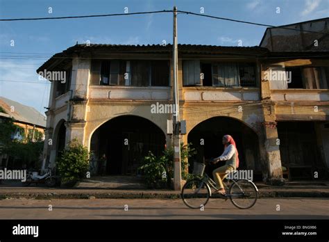 Street Scene Kampot Cambodia Stock Photo Alamy