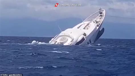 Dramatic Moment A Superyacht Sinks Off The Coast Of Italy Daily Mail