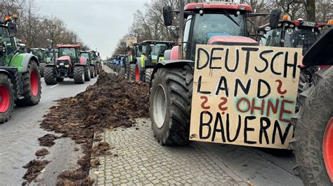 Auch Zahlreiche M Ritzer Bauern Bei Protest In Berlin Wir Sind