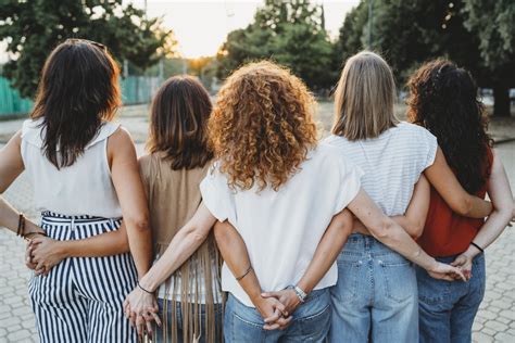 Frasi Sull Amicizia Tra Donne Citazioni Amiche Frasi