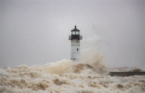 Photo Gallery Winds Whip Up Foot Waves On Lake Superior Boreal