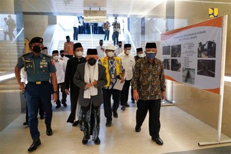 Terowongan Silaturahmi Masjid Istiqlal Dan Gereja Katedral Jakarta